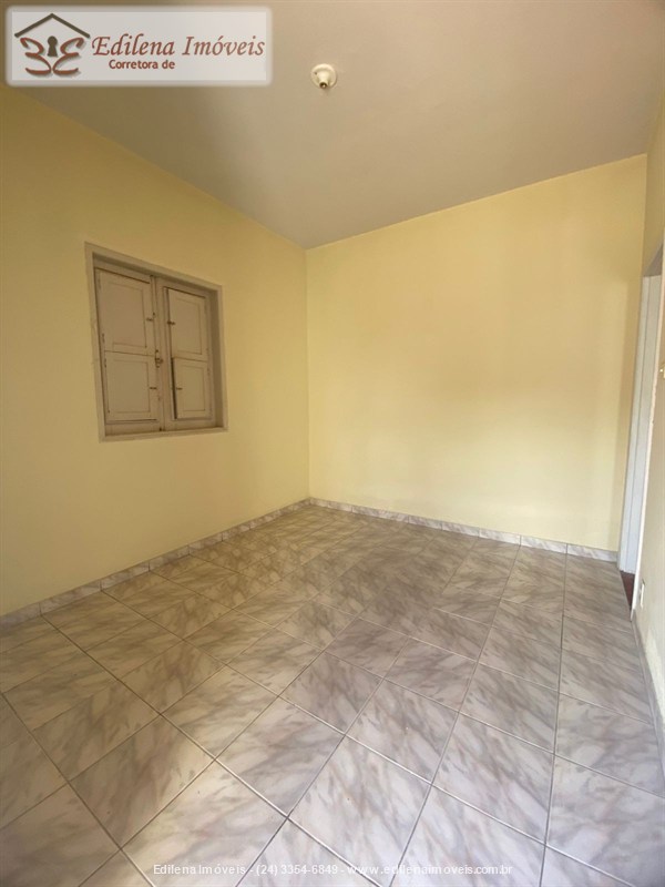 Casa para Alugar no Vila Julieta em Resende