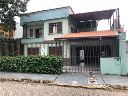 Casa à Venda