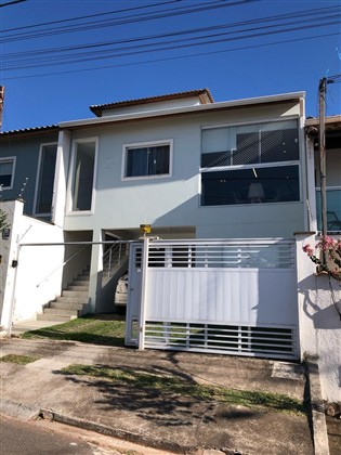 Casa à Venda