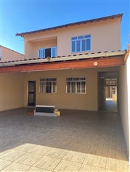 Casa à Venda