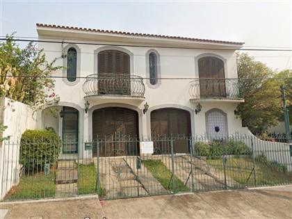 Casa à Venda