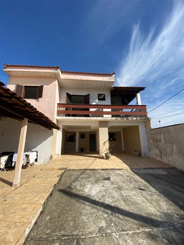 Casa à Venda